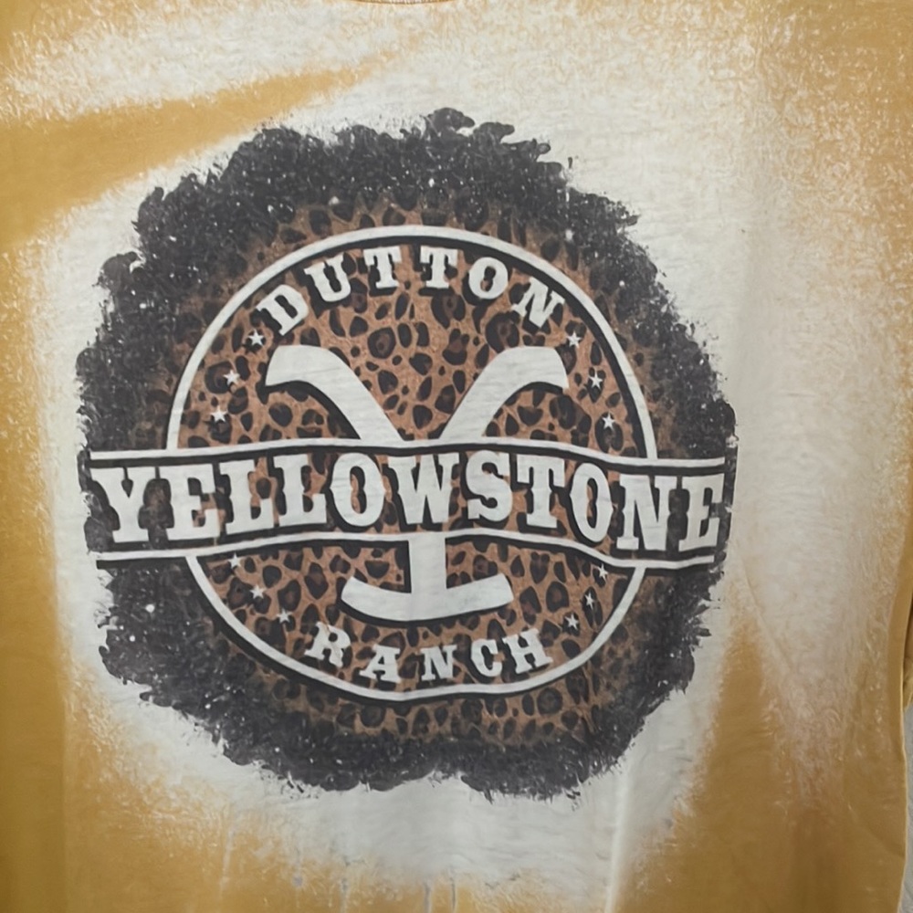 Yellowstone Graphic Unisex Shirt Size Large